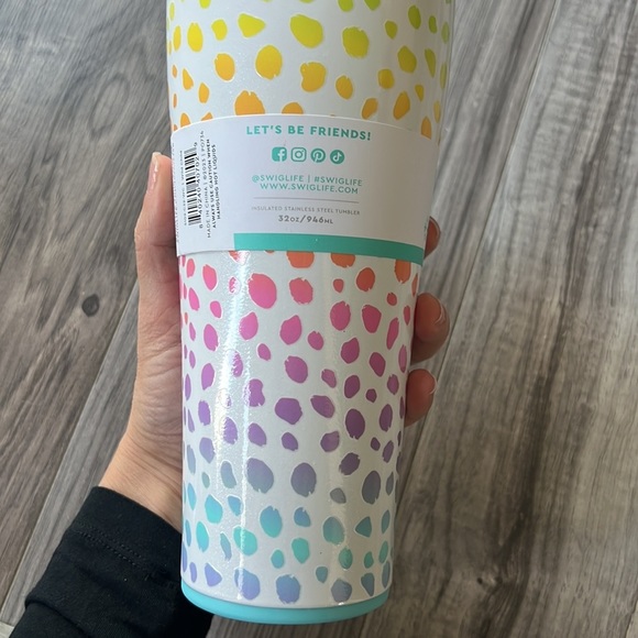 Swig Life Wild Child Pastel pink purple blue cheetah animal print 32 Oz tumbler - Picture 4 of 6